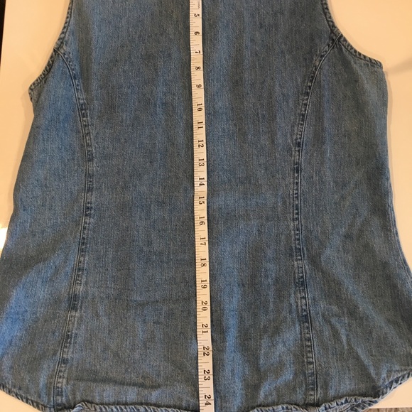 Sleeveless denim top. Soft and lightweight. - Picture 5 of 8